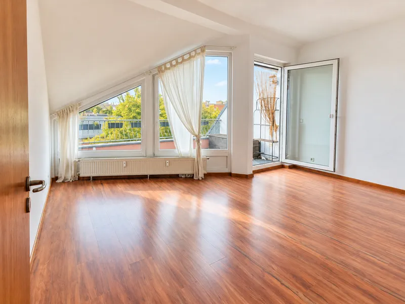 Helle 3-Zimmer-Dachgeschosswohnung mit Dachterrasse nahe Baumschulenweg — photo 1